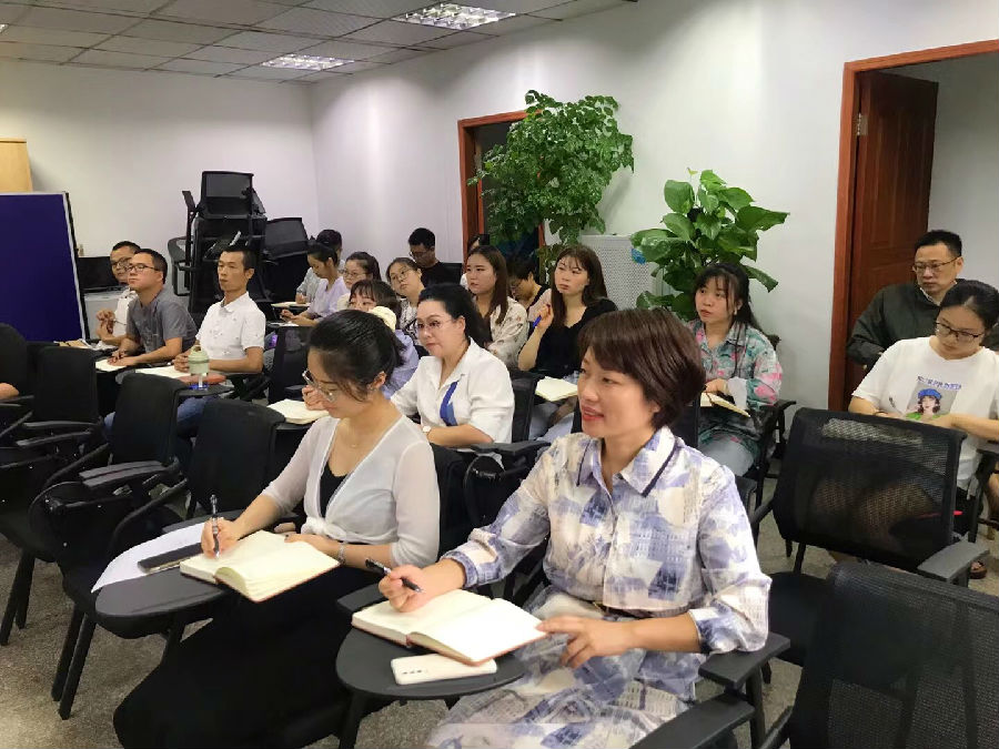 2021年8月26日，四川众璟建设工程有限公司《企业目标管理》培训。 · 现场图片