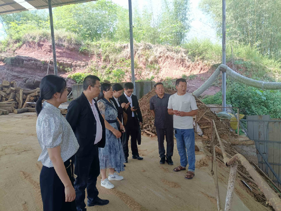 2024年5月15日，宜宾市长宁县农民工返乡创业企业巡诊服务暨政策宣讲活动 · 现场图片