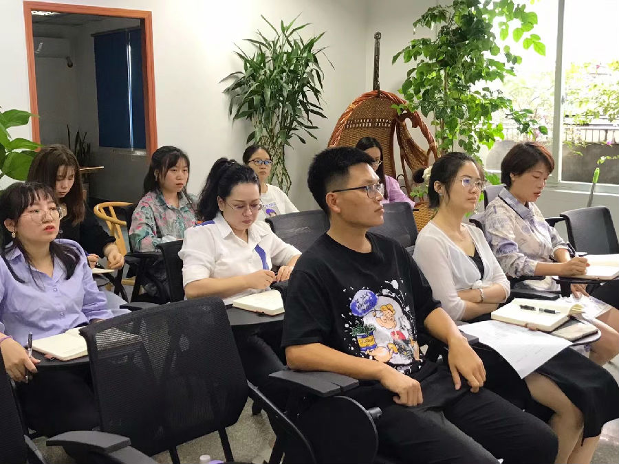 2021年8月26日，四川众璟建设工程有限公司《企业目标管理》培训。 · 现场图片