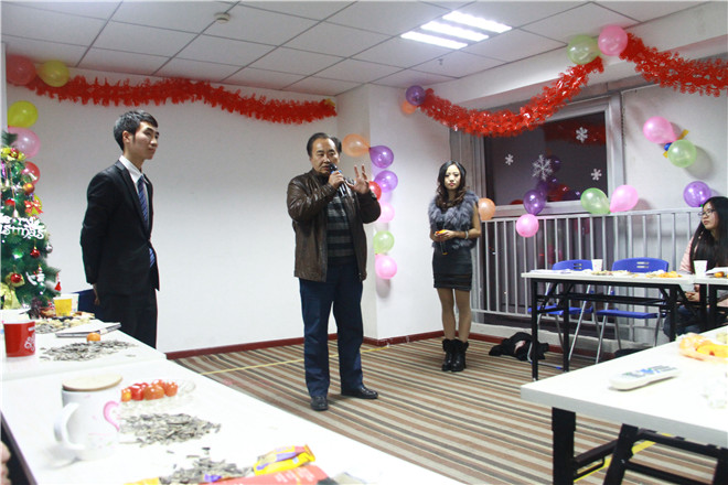 12月24日智跃纵达公司圣诞晚会精彩集锦 · 现场图片