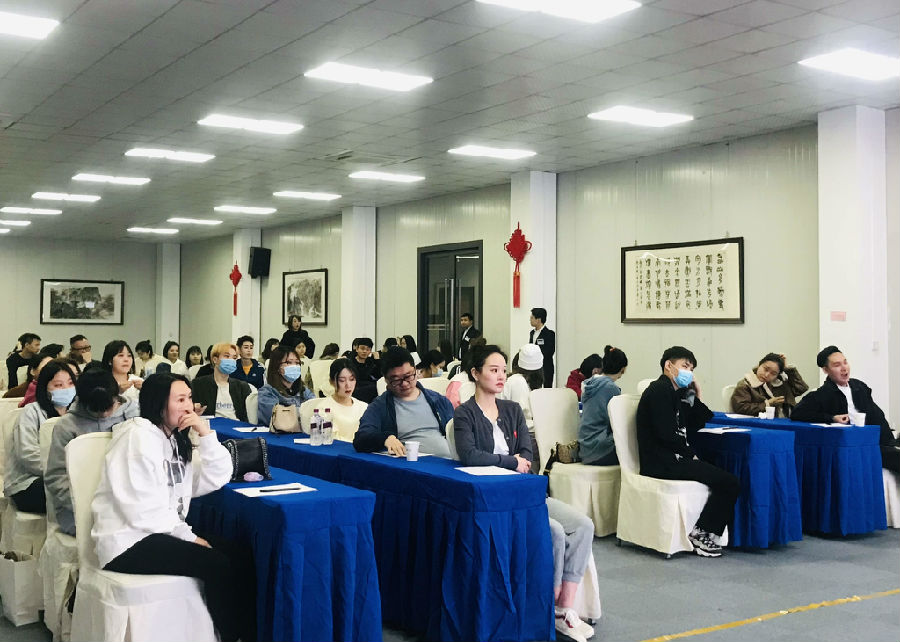 2021年4月9日，成都新颐美医疗美容整形门诊部培训 · 现场图片