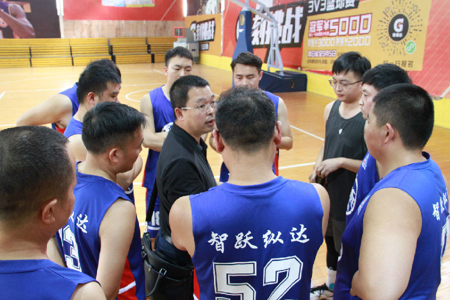 2021年8月29日，我司与四川众璟建设工程有限公司进行篮球友谊赛 · 现场图片