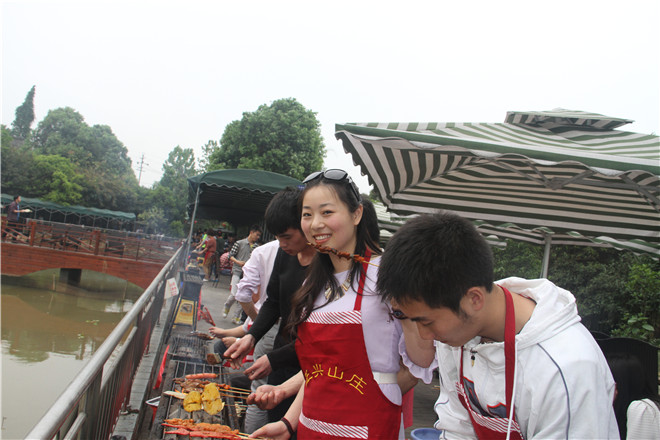 4月18日,三圣乡魅力烤肉之旅留下最美的记忆 · 现场图片