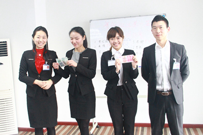 智跃纵达第一届“演讲比赛”精彩开赛 · 现场图片