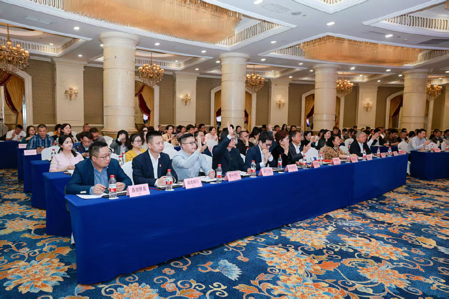 2025年3月27日，受邀参加成都企业联合会第十届三次理事会暨会员代表大会 · 现场图片