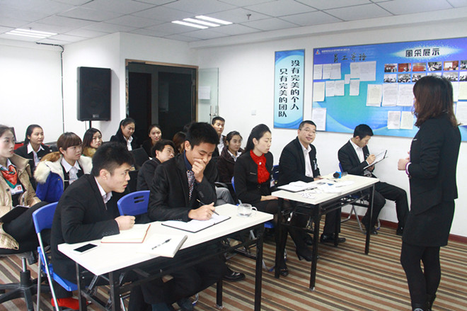 智跃纵达第一届“演讲比赛”精彩开赛 · 现场图片