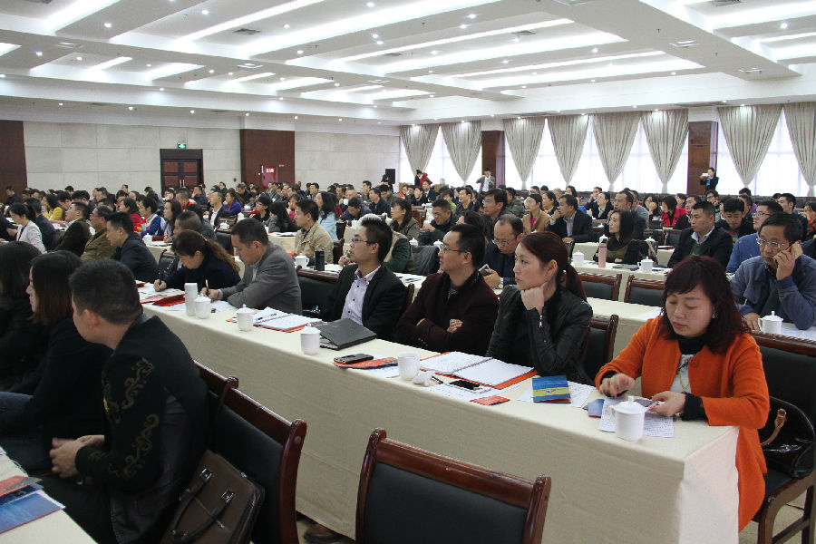 2015年11月12日，省、市政府企业年终徐雨教授内控管理培训大会顺利召开 · 现场图片