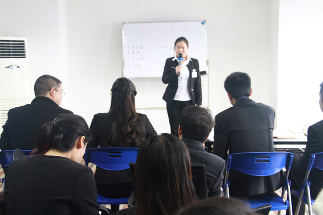 智跃纵达第一届“演讲比赛”精彩开赛 · 现场图片