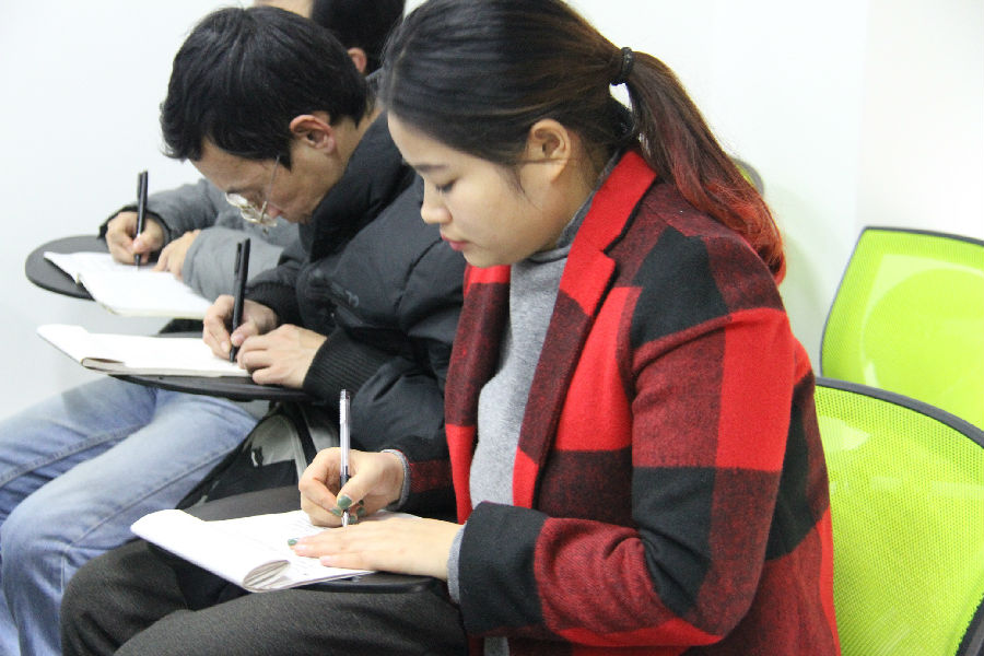 2015年12月15日,兴凤庭公司全体员工两天立体式培训 · 现场图片