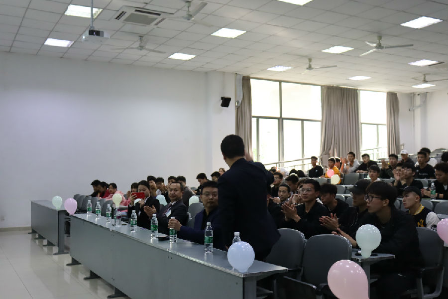 2021年4月16日，“成都市精准人才输送计划”走进四川师范大学 · 现场图片
